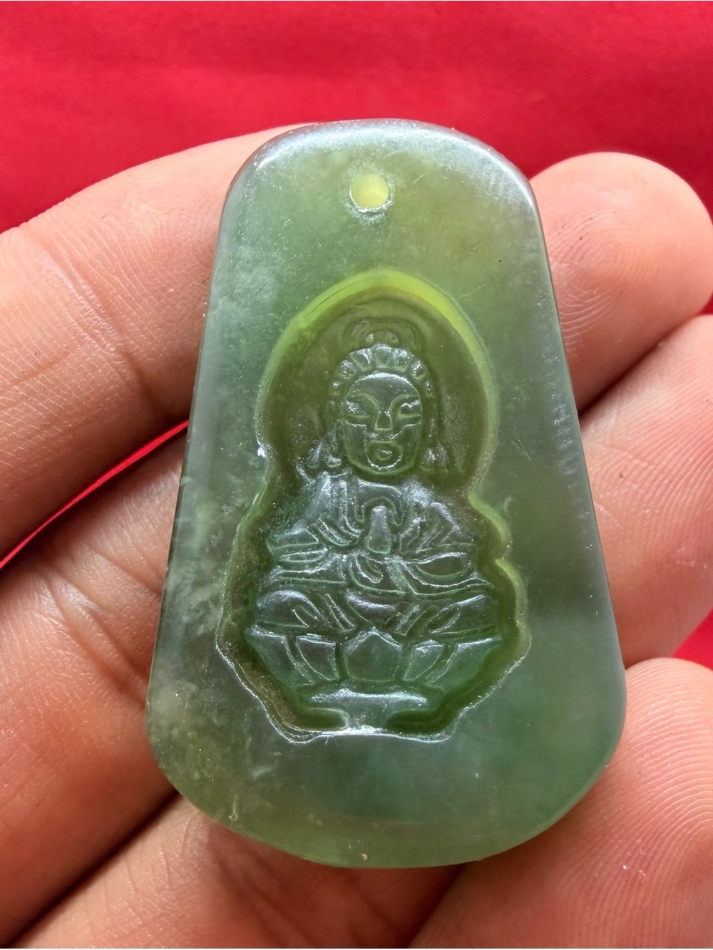 Natural Nephrite Jade Stone Pendant depicting the Bodhisattva Guanyin Amulet